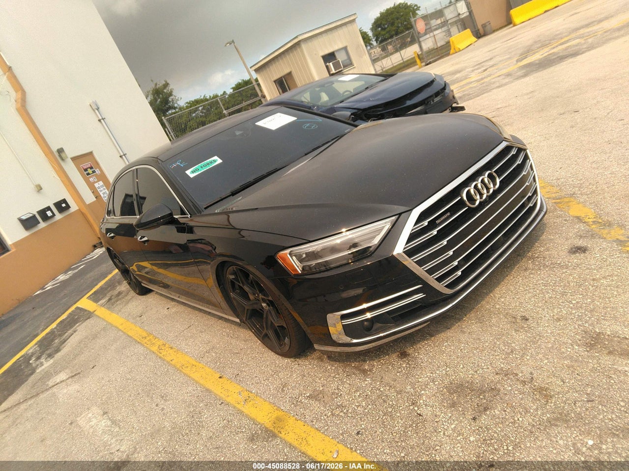 WAU8DAF80KN****** · 2019 AUDI A8 L 55