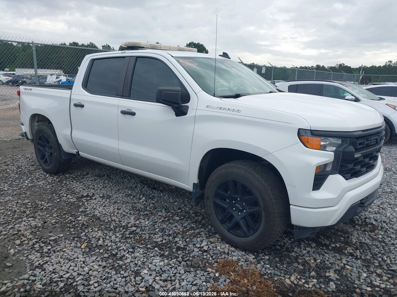 1GCPDBEK8NZ****** · 2022 CHEVROLET SILVERADO 1500 4WD  SHORT BED CUSTOM