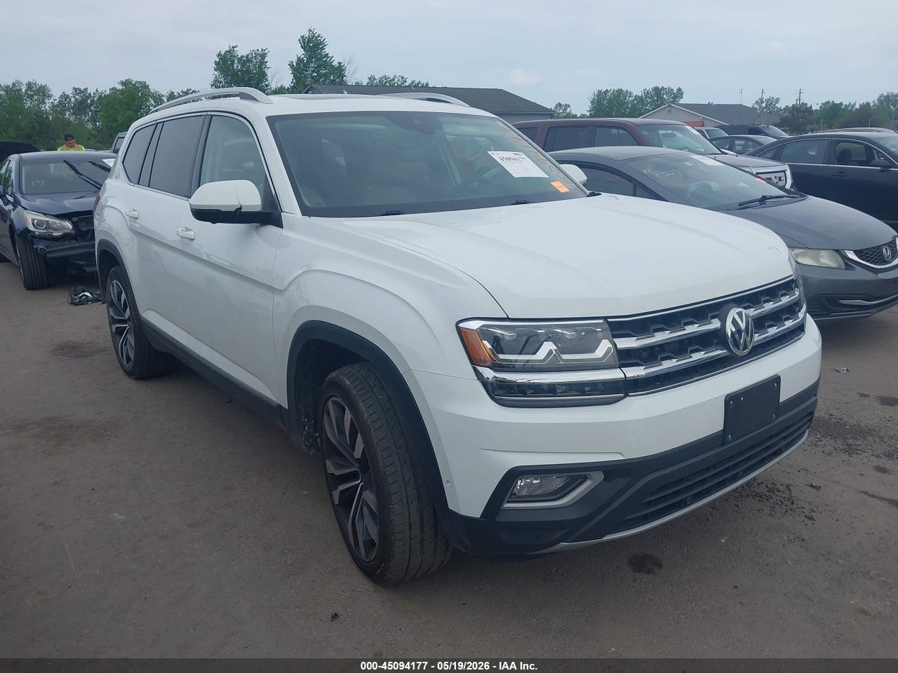 1V2NR2CA7KC****** · 2019 VOLKSWAGEN ATLAS 3.6L V6 SEL PREMIUM