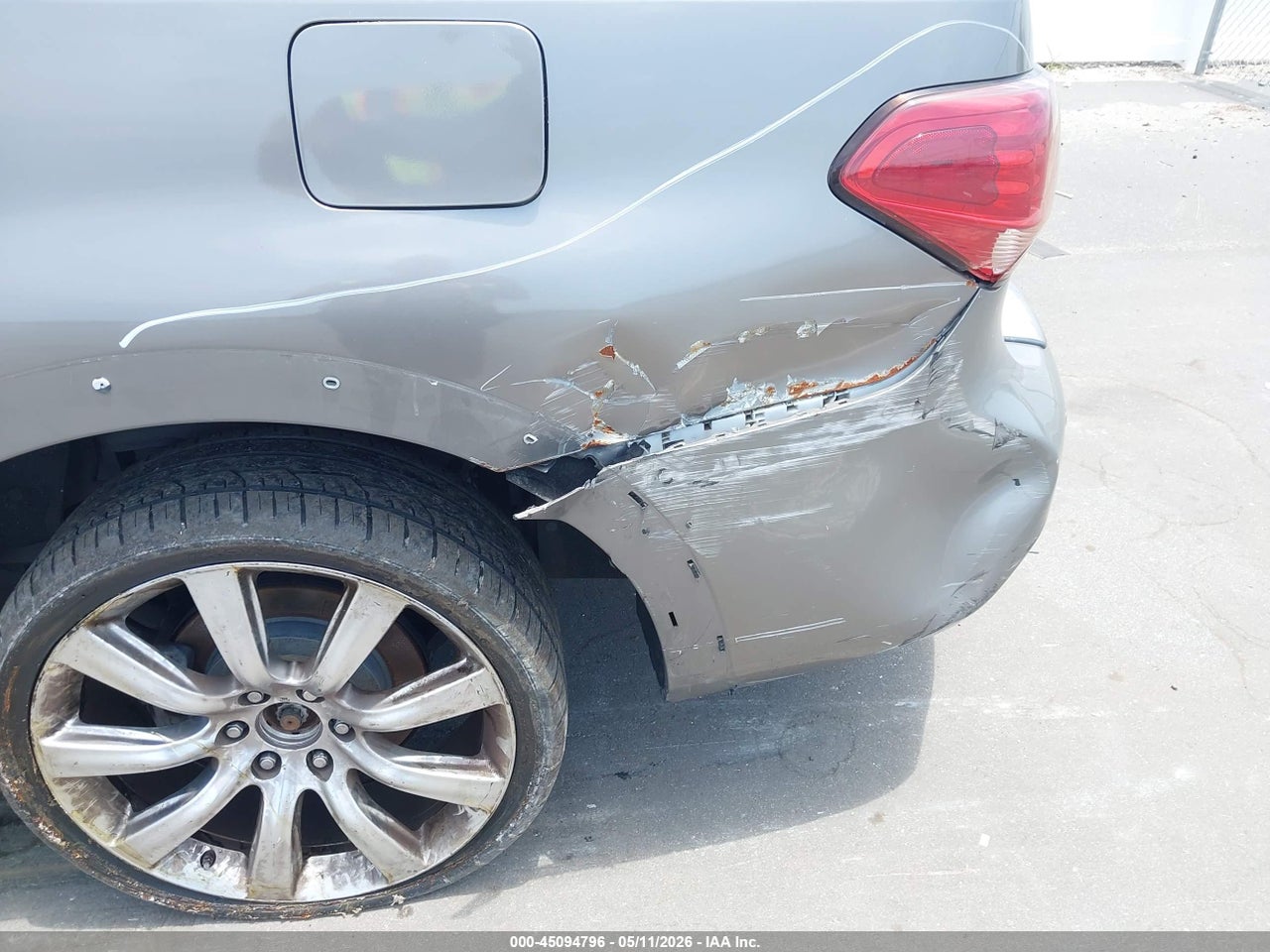 2014 INFINITI QX80 · 6/11