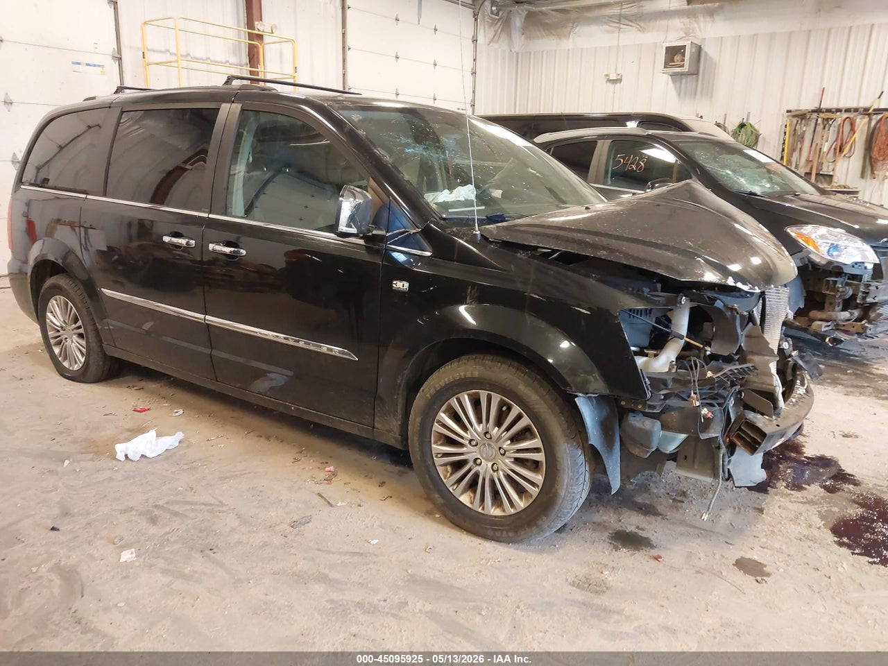 2C4RC1CG5ER****** · 2014 CHRYSLER TOWN &amp; COUNTRY TOURING-L 30TH ANNIVERSARY