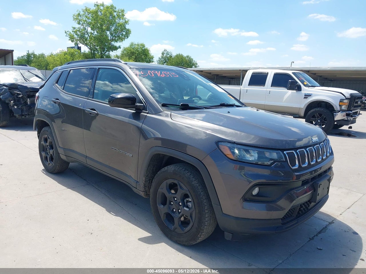 3C4NJDFB7NT****** · 2022 JEEP COMPASS LATITUDE LUX 4X4