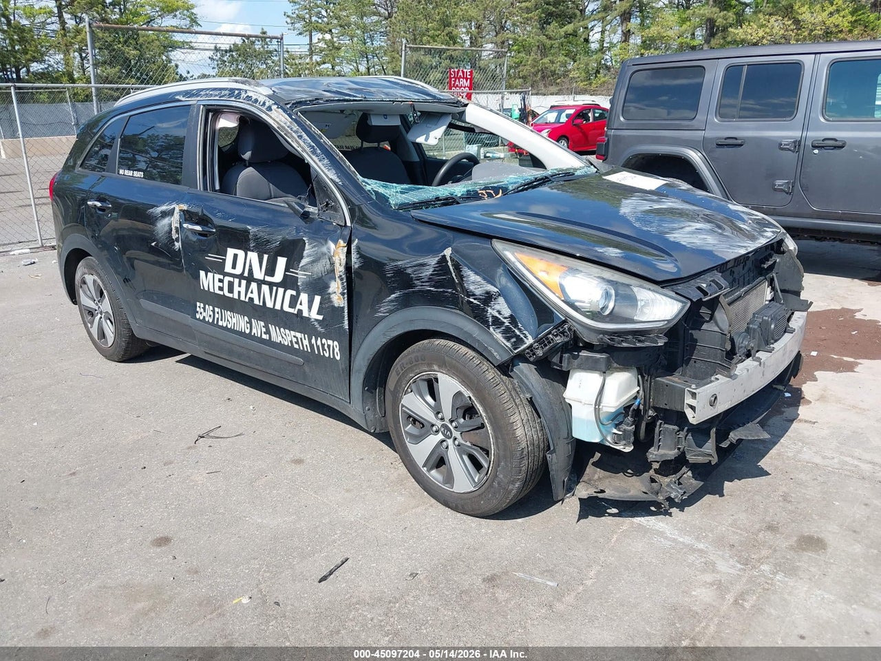 KNDCB3LC8J5****** · 2018 KIA NIRO LX