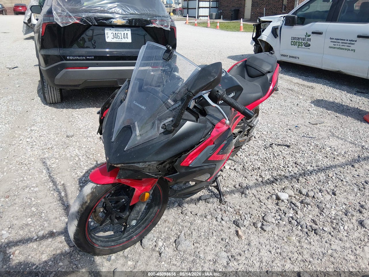 2025 KAWASAKI EX500 A/B · 2/10
