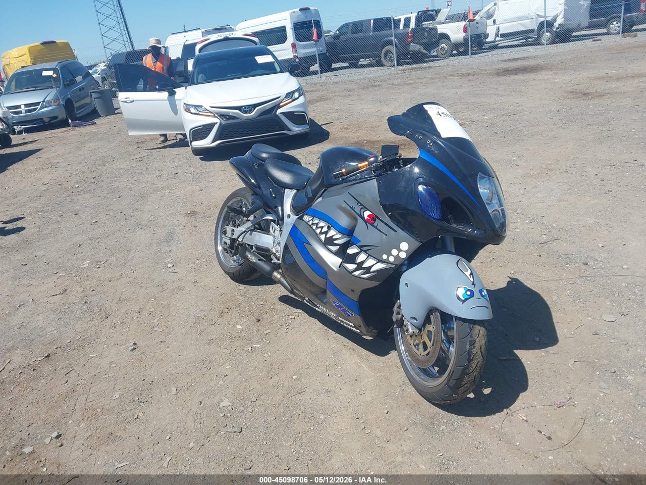 JS1GW71A2X2****** · 1999 SUZUKI GSX1300 R