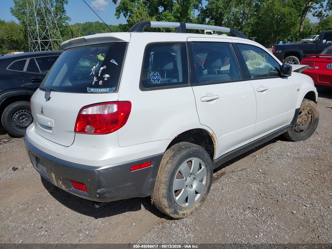 2005 MITSUBISHI OUTLANDER LS · 4/10