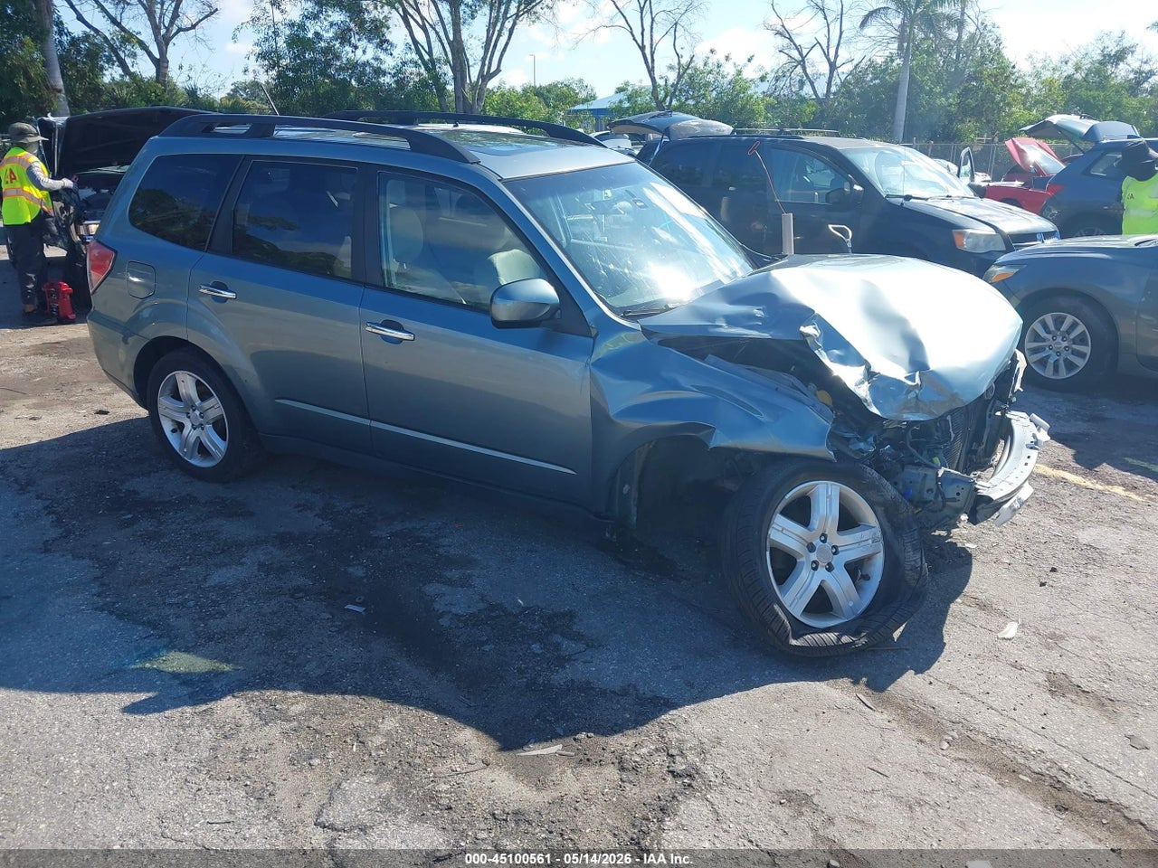 JF2SH63619H****** · 2009 SUBARU FORESTER 2.5X