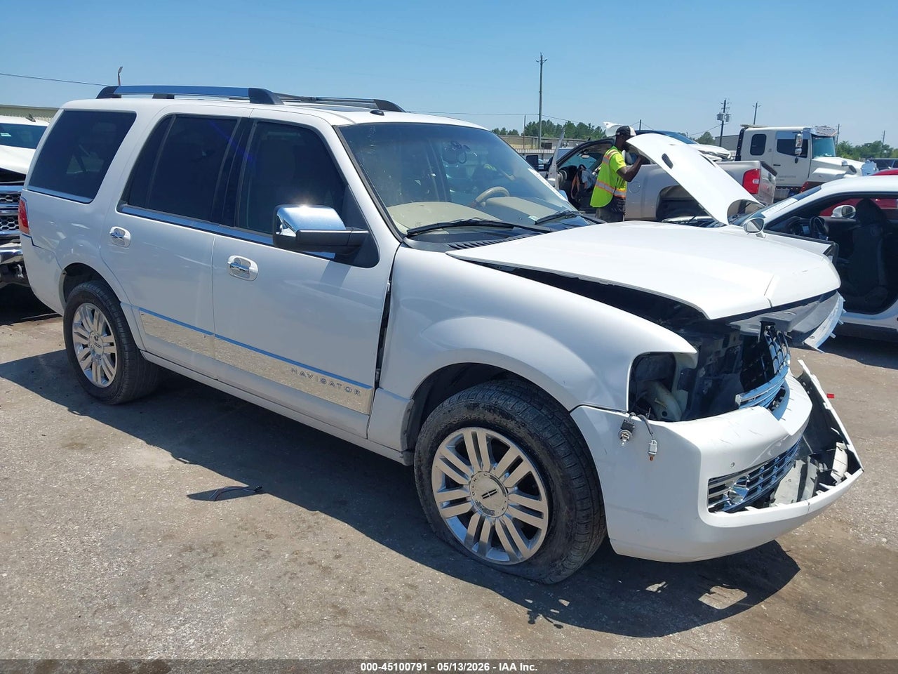 5LMJJ2H56BE****** · 2011 LINCOLN NAVIGATOR