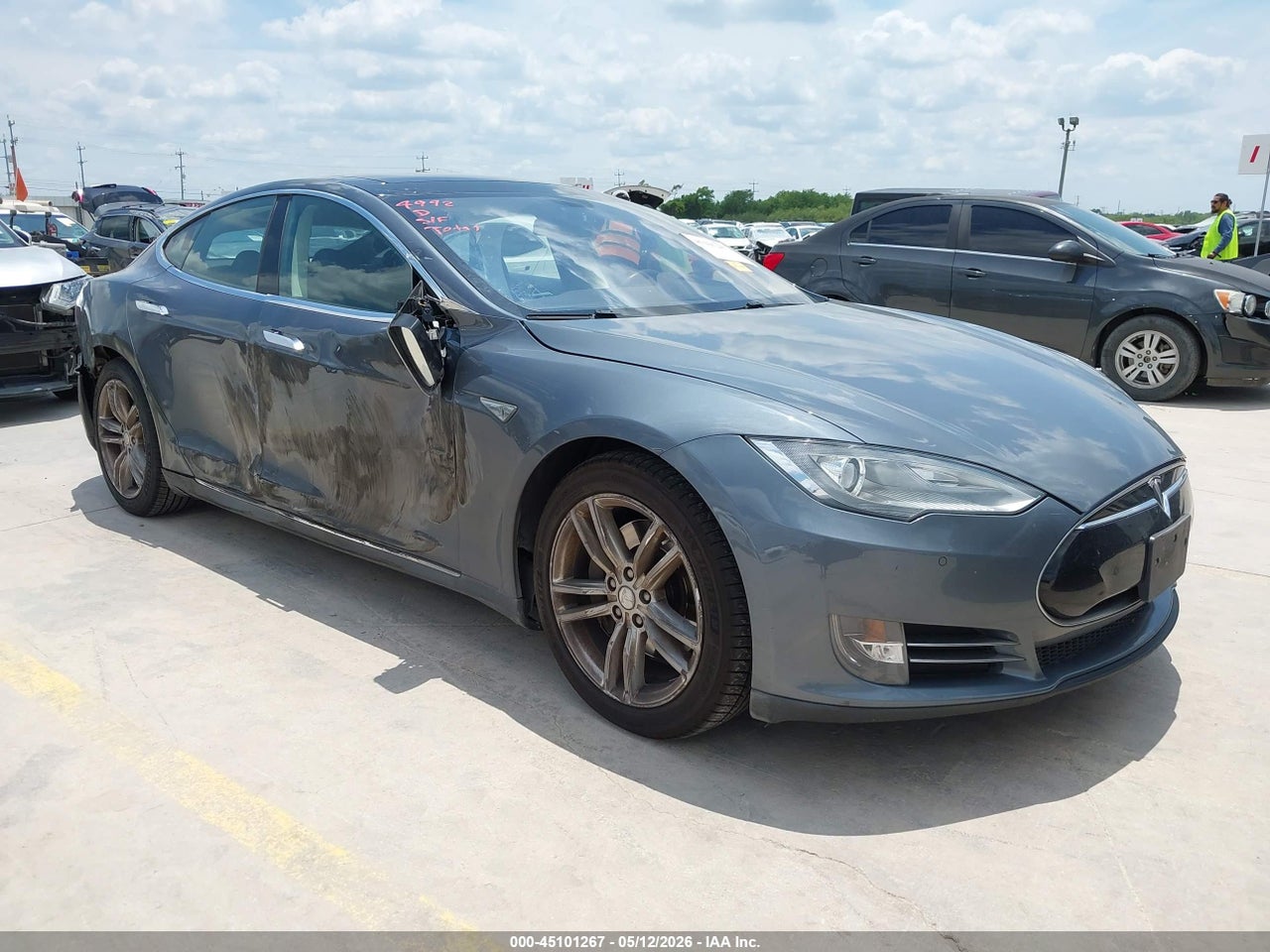 5YJSA1H11EF****** · 2014 TESLA MODEL S P85