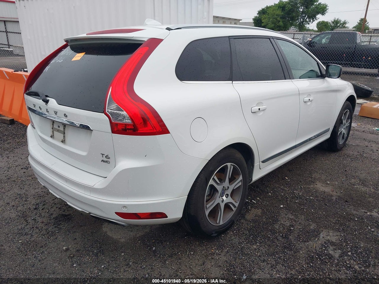 2015 VOLVO XC60 T6 · 4/11