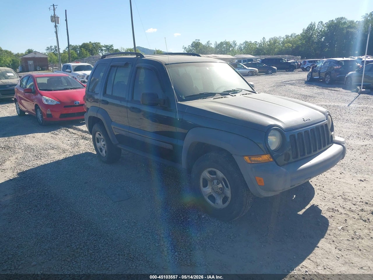 1J4GL48K15W****** · 2005 JEEP LIBERTY SPORT