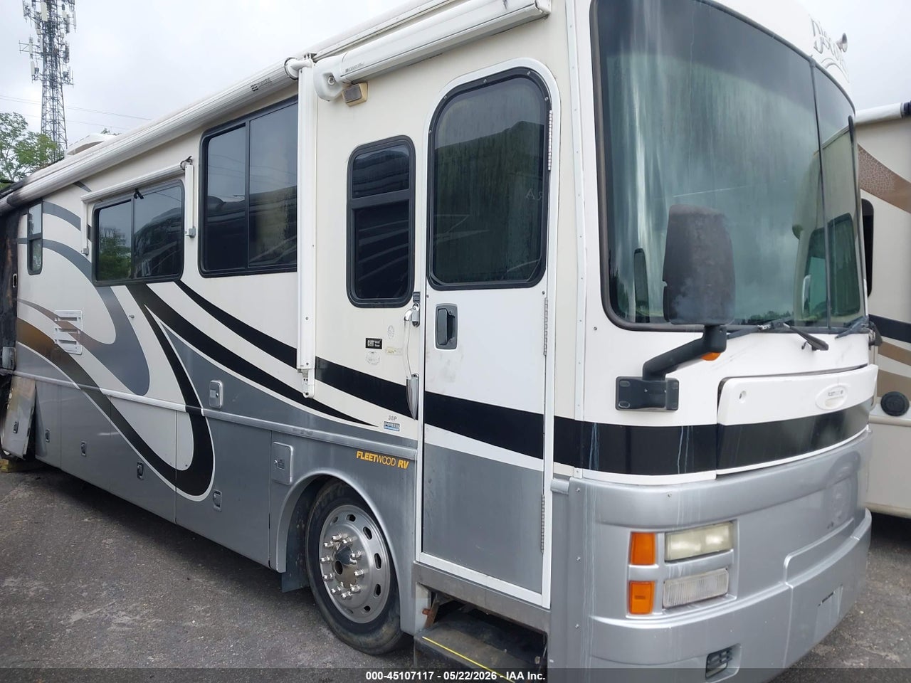 4UZAAHAKX2C****** · 2002 FREIGHTLINER CHASSIS X LINE MOTOR HOME