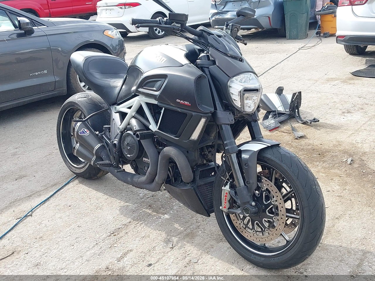 ZDM13BSW4FB****** · 2015 DUCATI DIAVEL