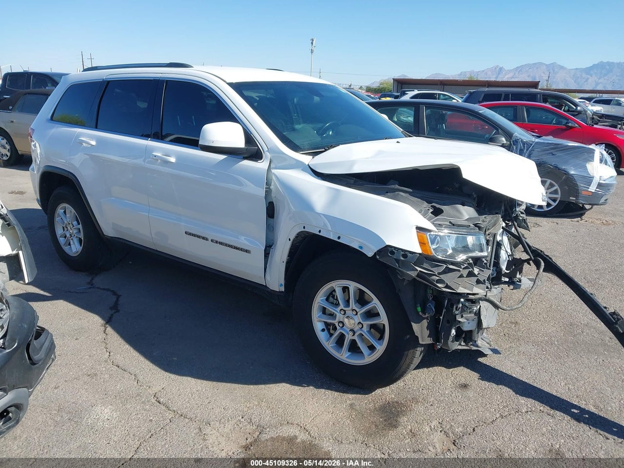 1C4RJEAG6LC****** · 2020 JEEP GRAND CHEROKEE LAREDO E 4X2