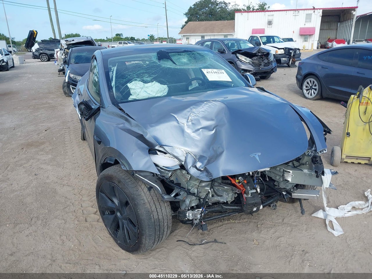 2024 TESLA MODEL Y LONG RANGE DUAL MOTOR ALL-WHEEL DRIVE · 6/10