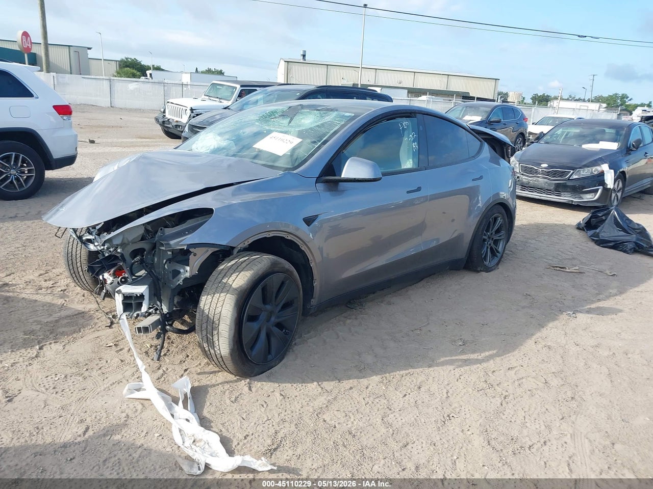 2024 TESLA MODEL Y LONG RANGE DUAL MOTOR ALL-WHEEL DRIVE · 2/10