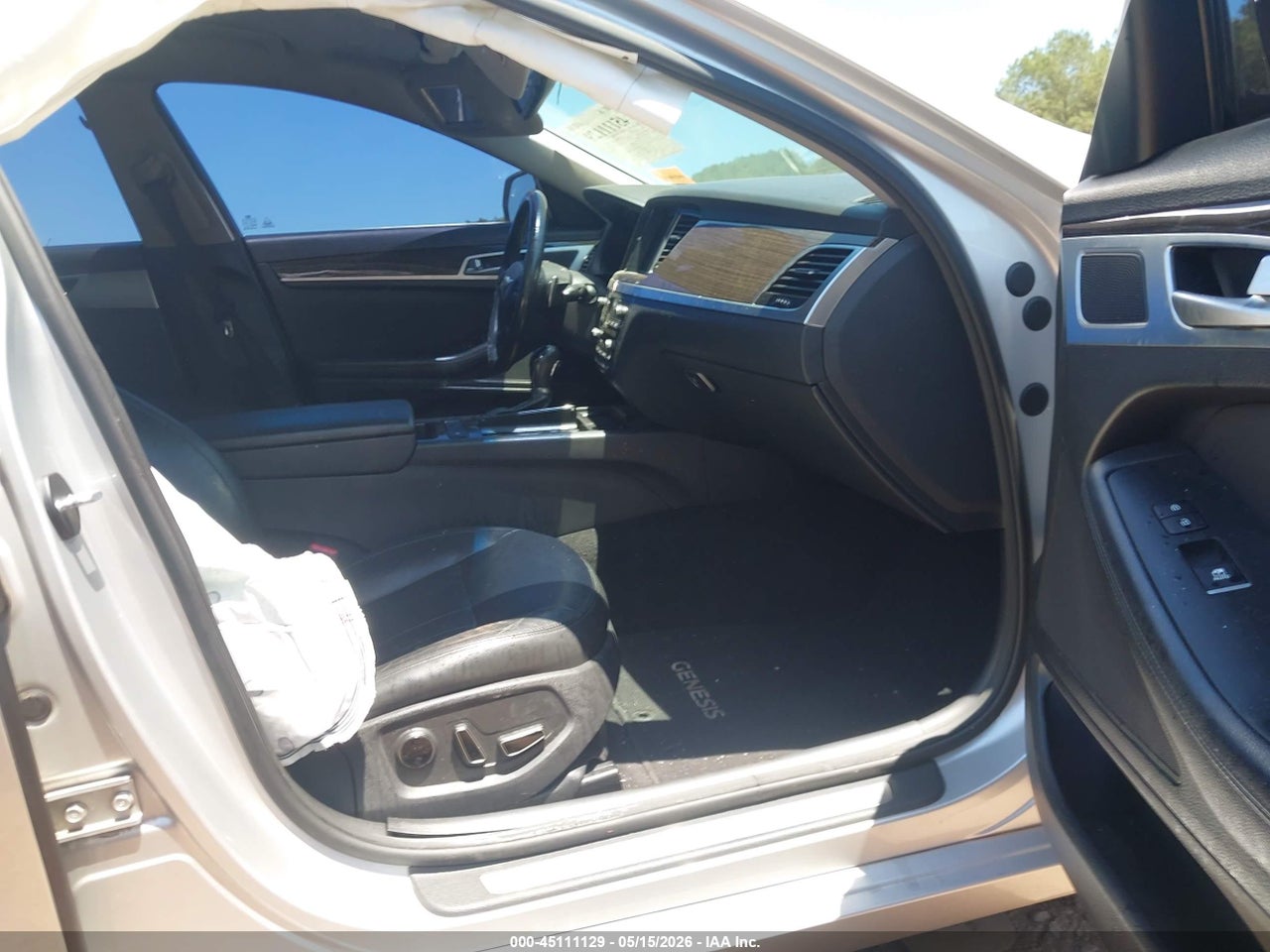 2016 HYUNDAI GENESIS 3.8 · 5/11
