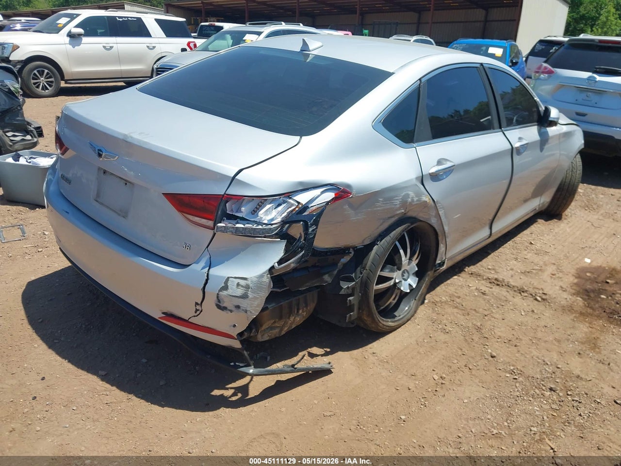 2016 HYUNDAI GENESIS 3.8 · 4/11