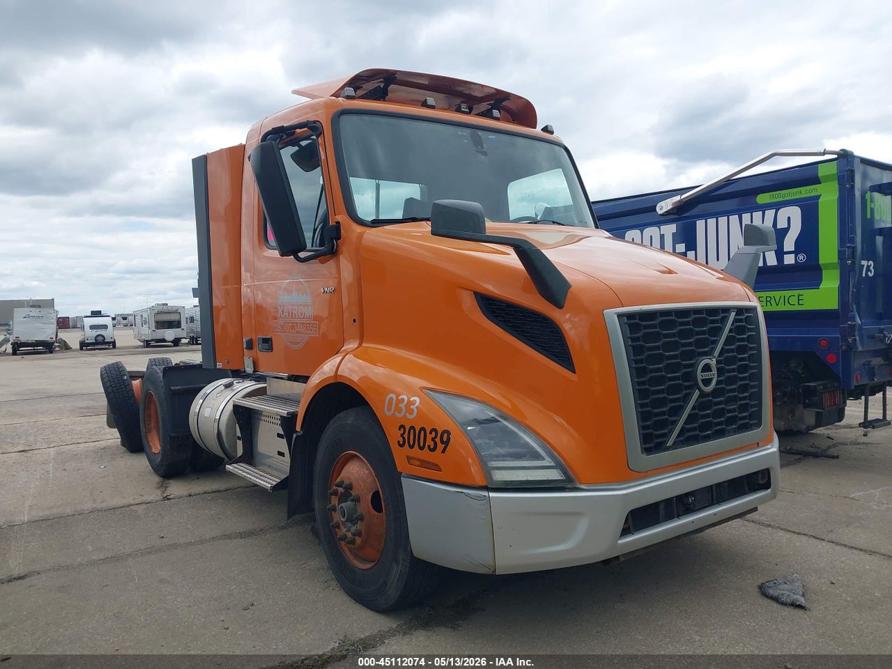 4V4WC9EG8KN****** · 2019 VOLVO VNR