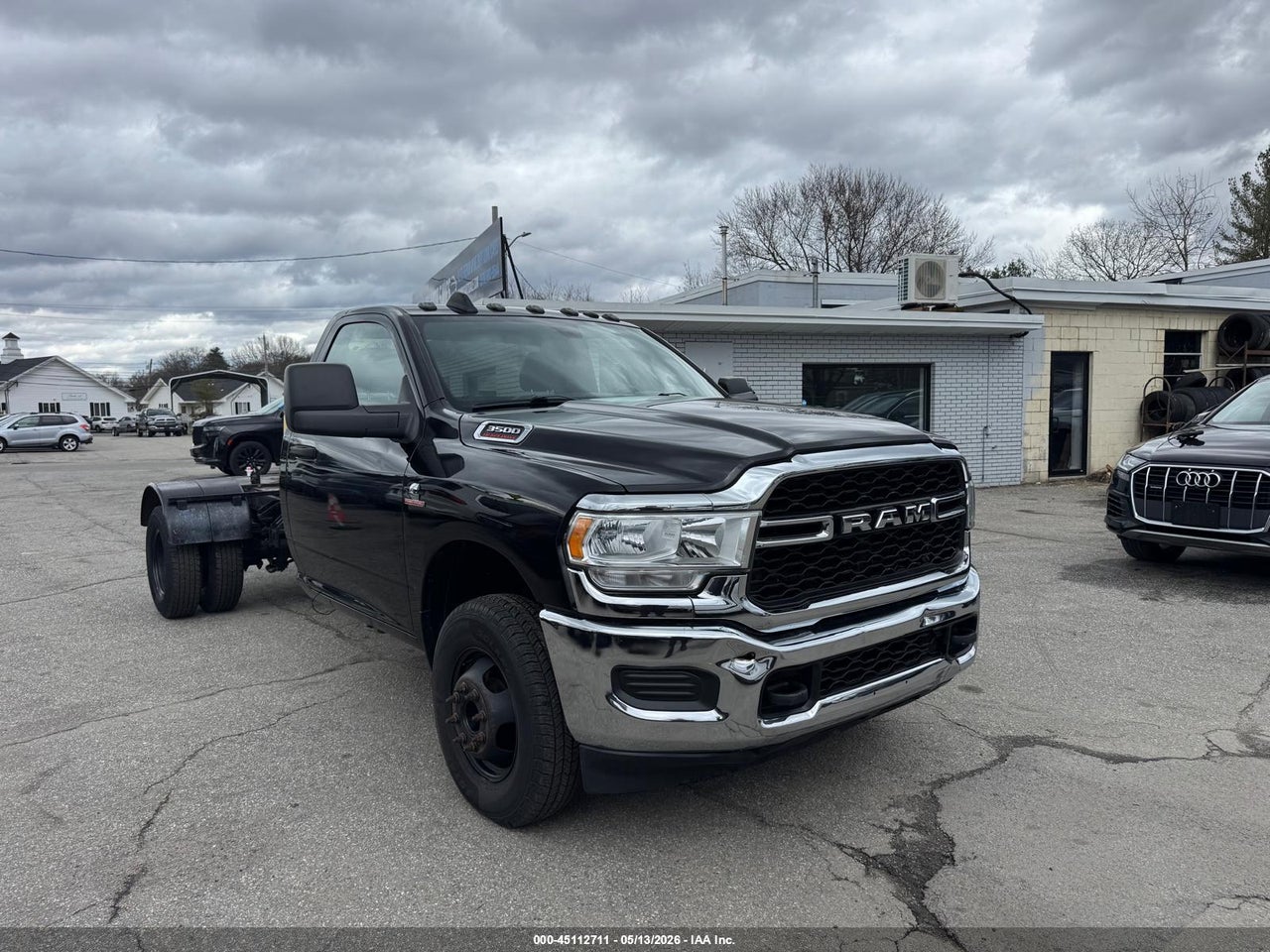 3C7WRSBL4PG****** · 2023 RAM 3500 CHASSIS TRADESMAN/SLT