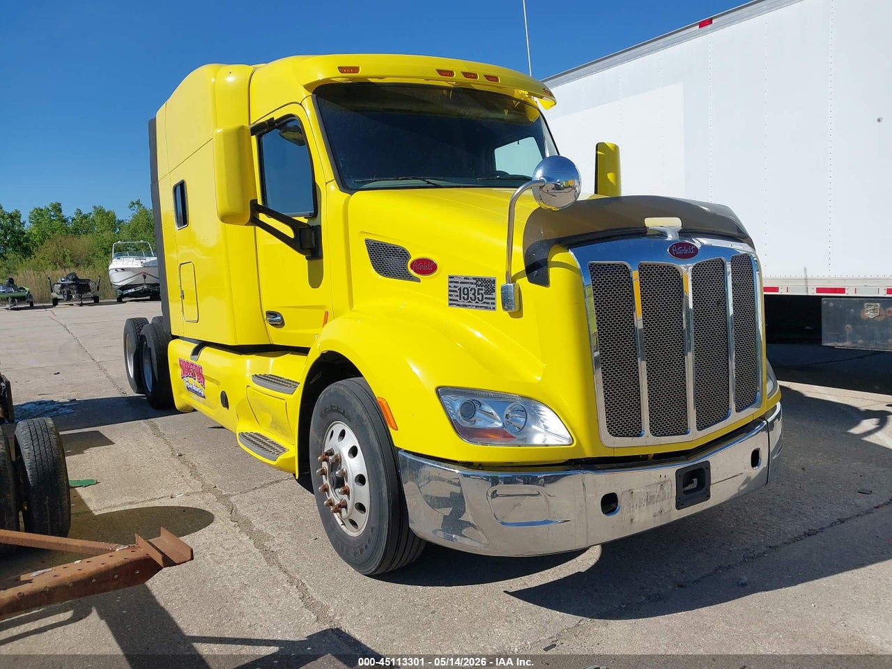 1XPBDP9X5KD****** · 2019 PETERBILT 579