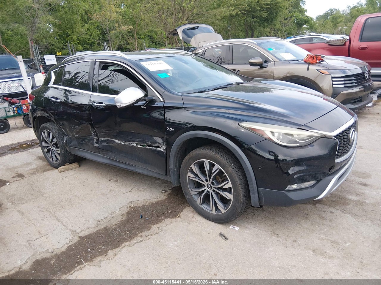 SJKCH5CR1HA****** · 2017 INFINITI QX30 PREMIUM