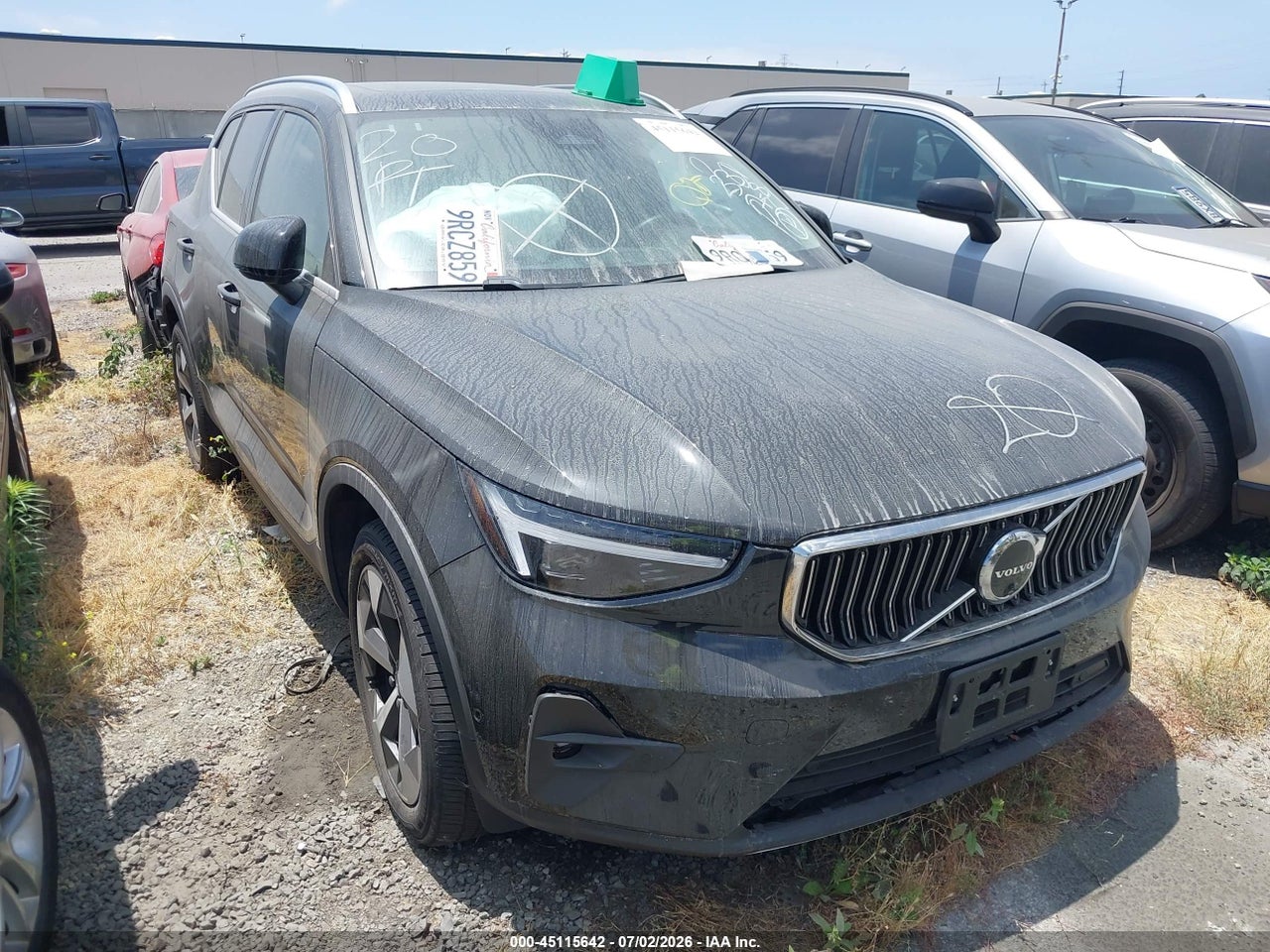 YV4L12UE2S2****** · 2025 VOLVO XC40 B5 PLUS BRIGHT THEME
