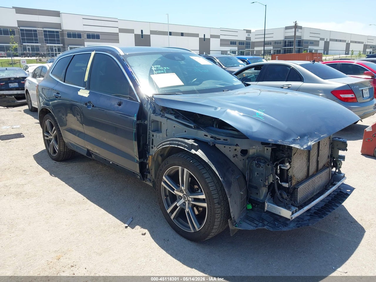 YV4102DK2L1****** · 2020 VOLVO XC60 T5 MOMENTUM