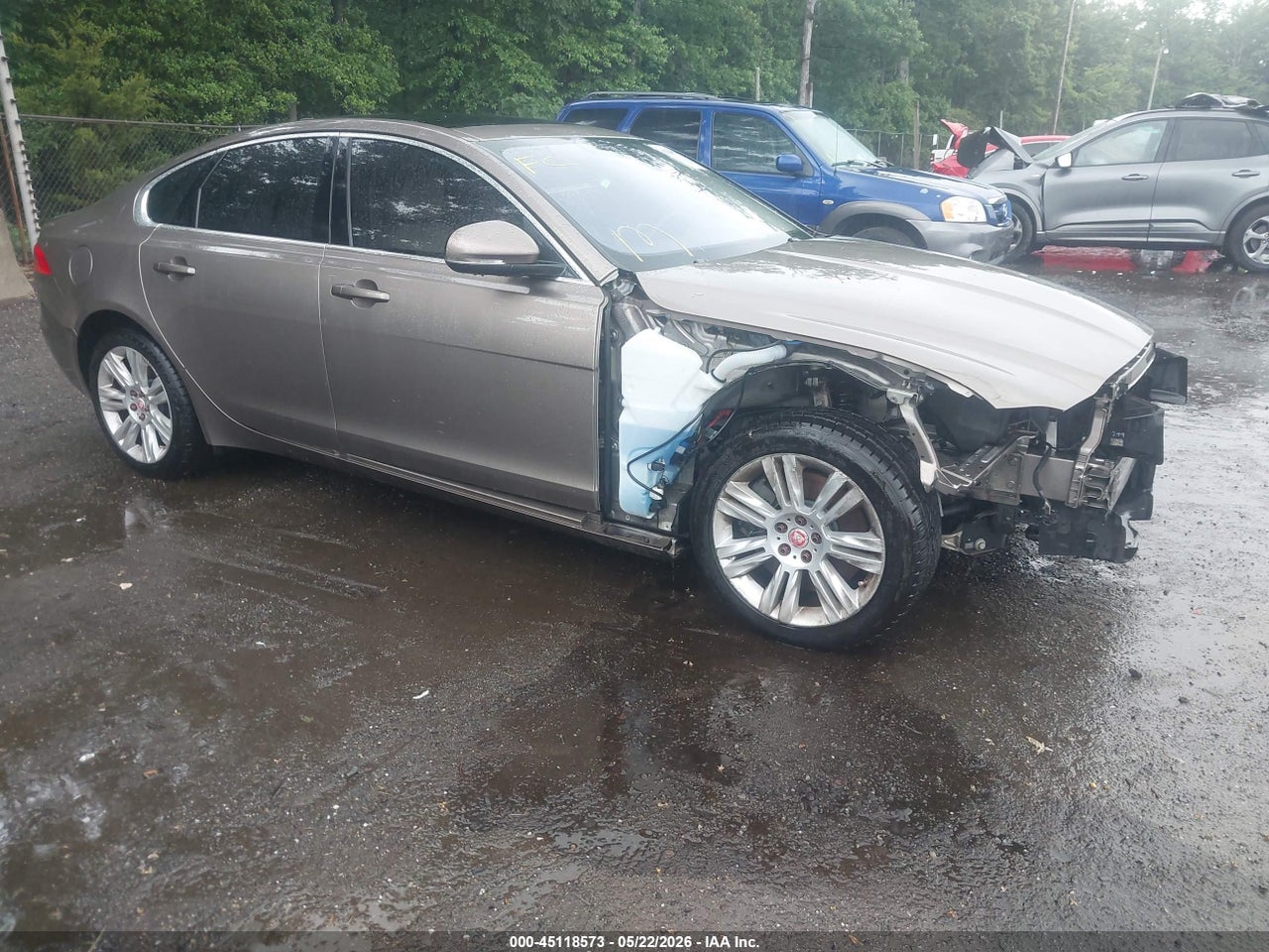 SAJBJ4BV8GC****** · 2016 JAGUAR XF 35T PREMIUM