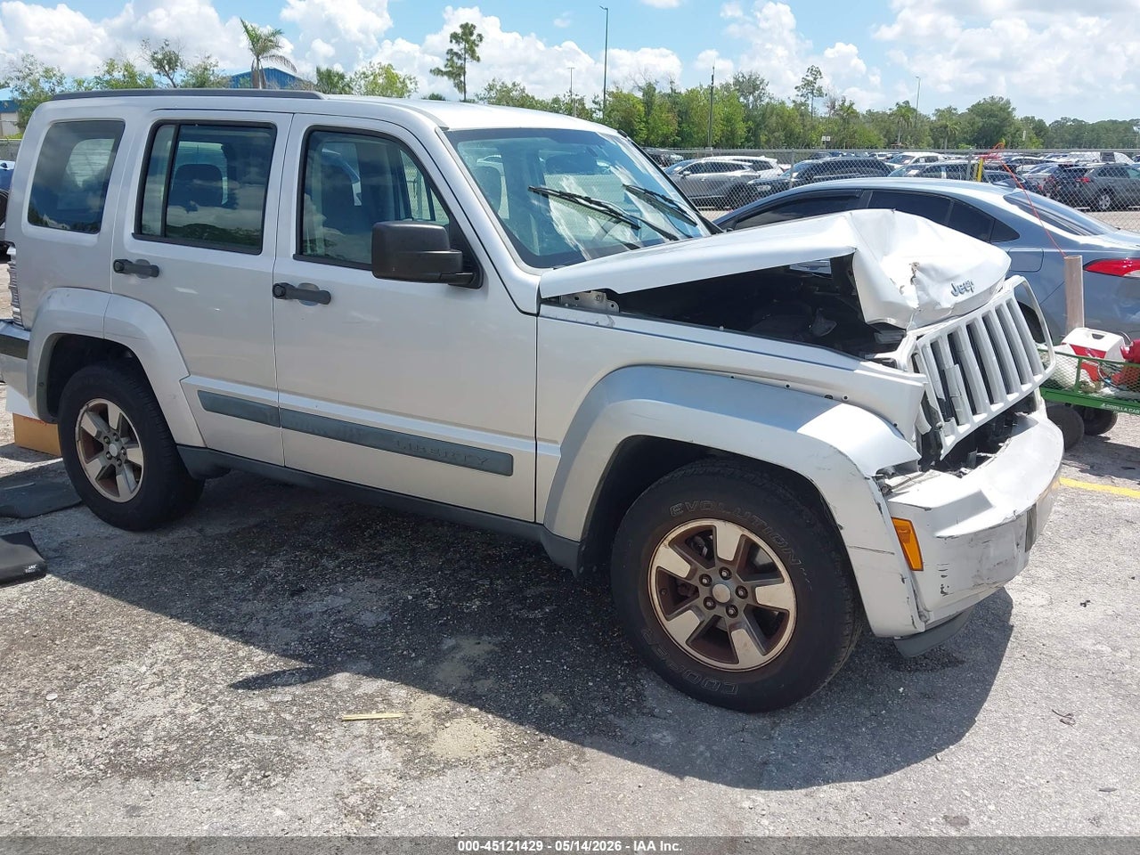 1J8GP28K68W****** · 2008 JEEP LIBERTY SPORT