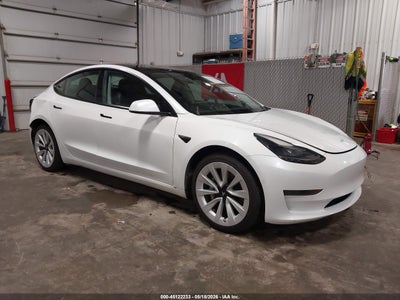 5YJ3E1EA1NF****** · 2022 TESLA MODEL 3 REAR-WHEEL DRIVE