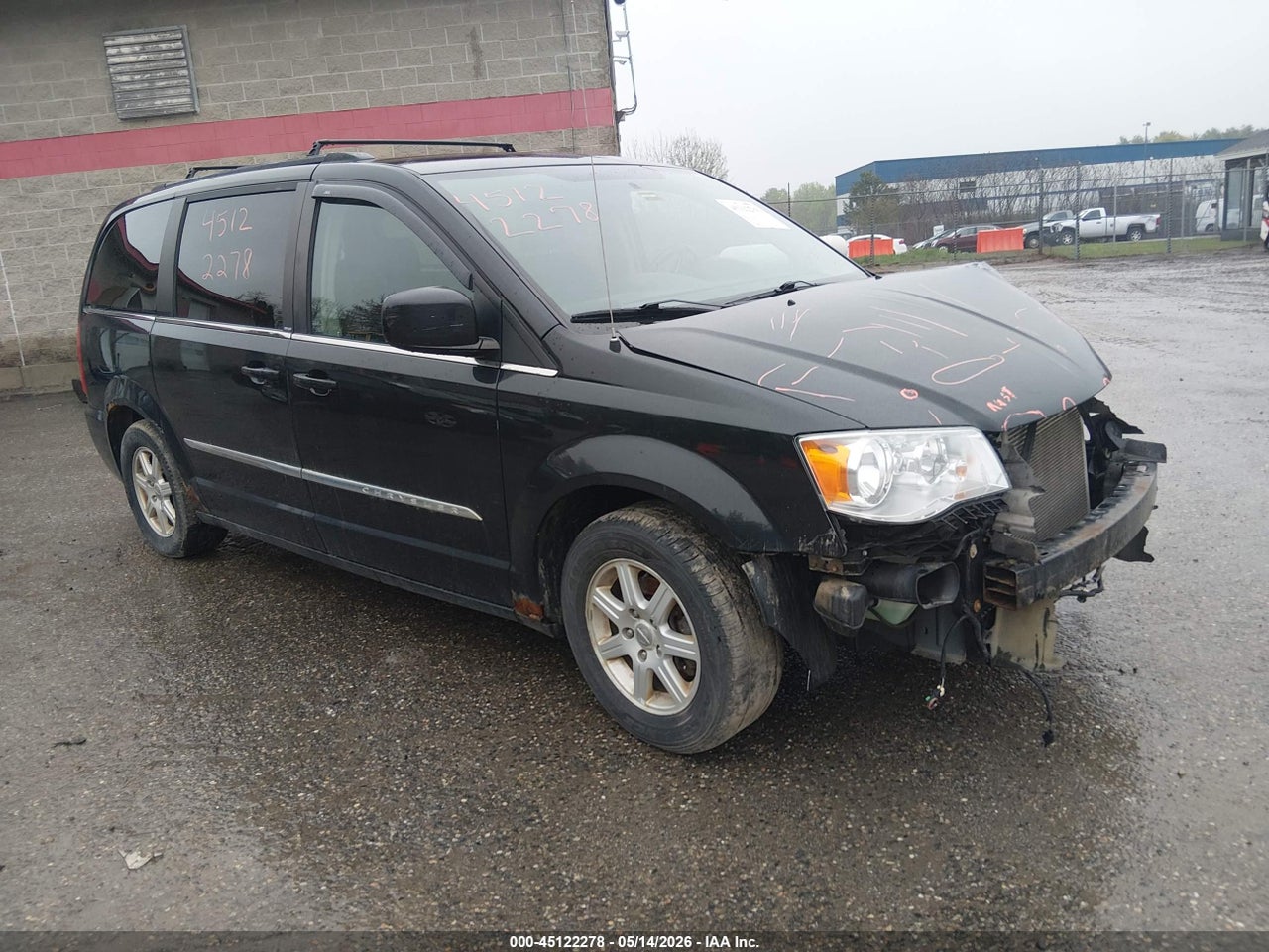 2A4RR5DG5BR****** · 2011 CHRYSLER TOWN &amp; COUNTRY TOURING