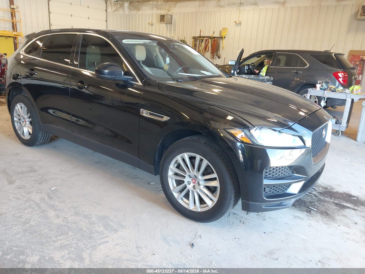 SADCK2EV6JA****** · 2018 JAGUAR F-PACE 35T PRESTIGE