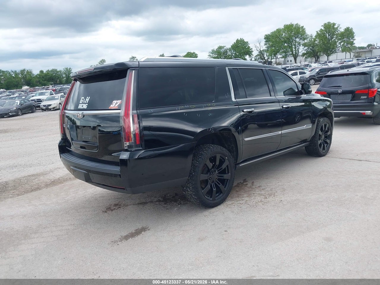 2017 CADILLAC ESCALADE ESV PLATINUM · 4/11