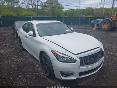 2016 INFINITI Q70 3.7X