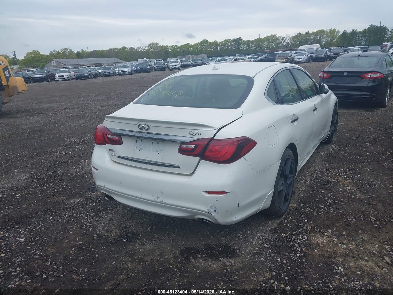 2016 INFINITI Q70 3.7X · 4/10