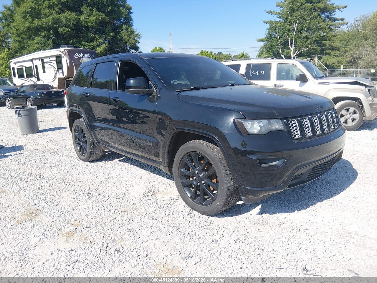 1C4RJEAG7KC****** · 2019 JEEP GRAND CHEROKEE ALTITUDE 4X2