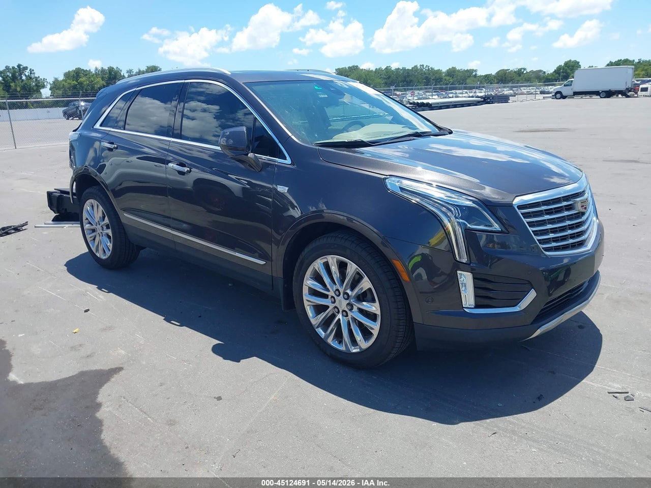 1GYKNFRS2HZ****** · 2017 CADILLAC XT5 PLATINUM