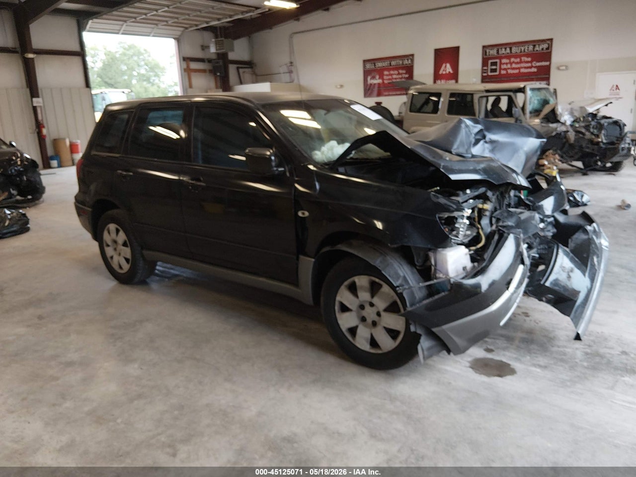 JA4LX31F14U****** · 2004 MITSUBISHI OUTLANDER LS