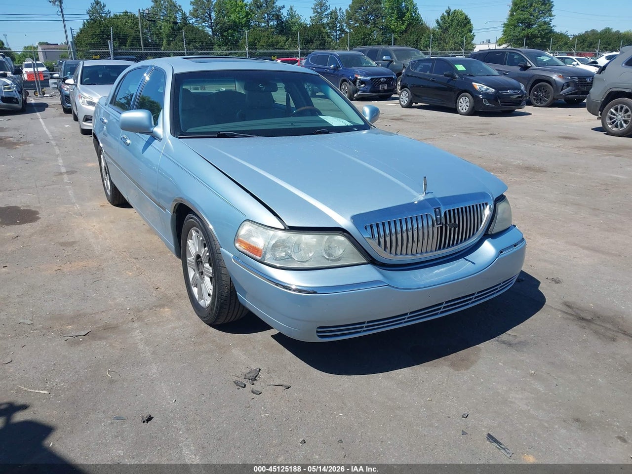 1LNHM82W76Y****** · 2006 LINCOLN TOWN CAR SIGNATURE LIMITED
