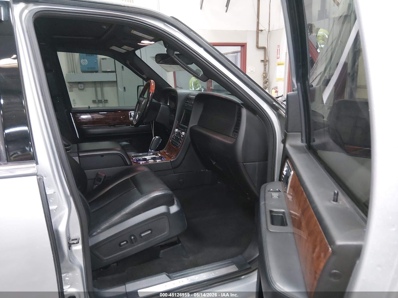 2016 LINCOLN NAVIGATOR SELECT · 5/11