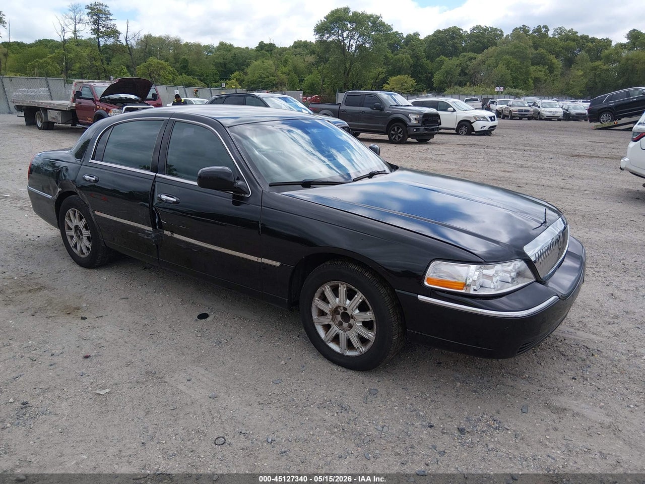 2LNBL8CV7AX****** · 2010 LINCOLN TOWN CAR SIGNATURE LIMITED