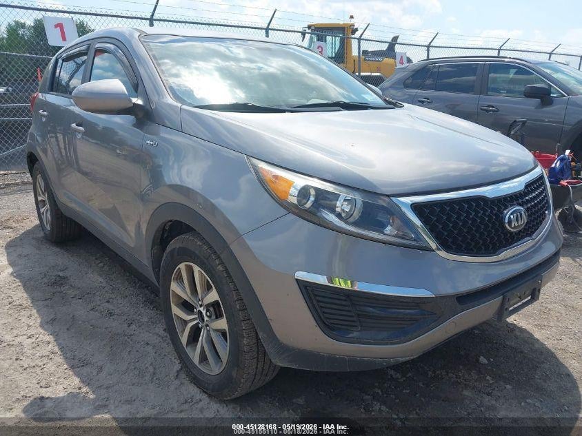 KNDPBCAC8G7****** · 2016 KIA SPORTAGE LX