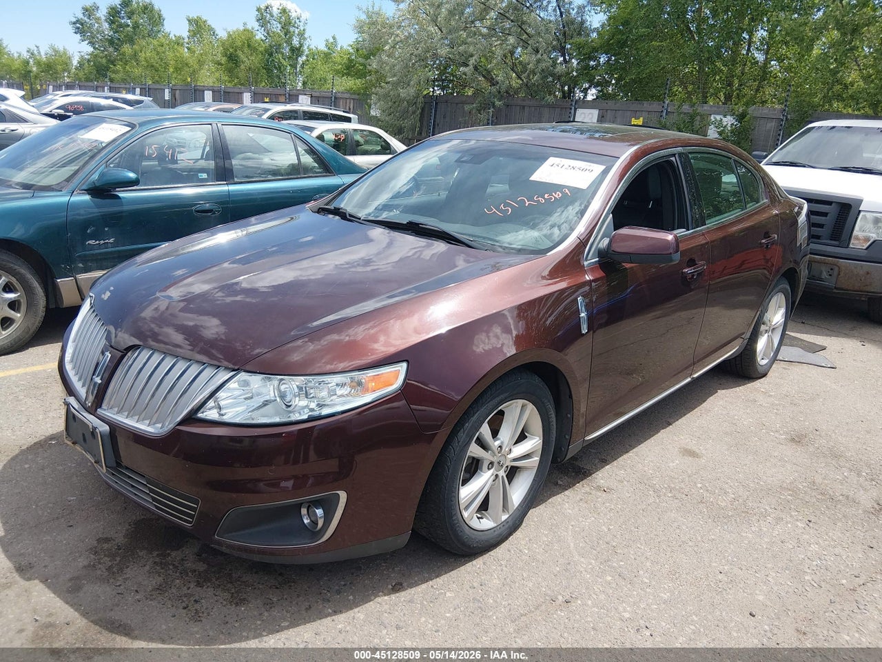 2010 LINCOLN MKS · 2/11