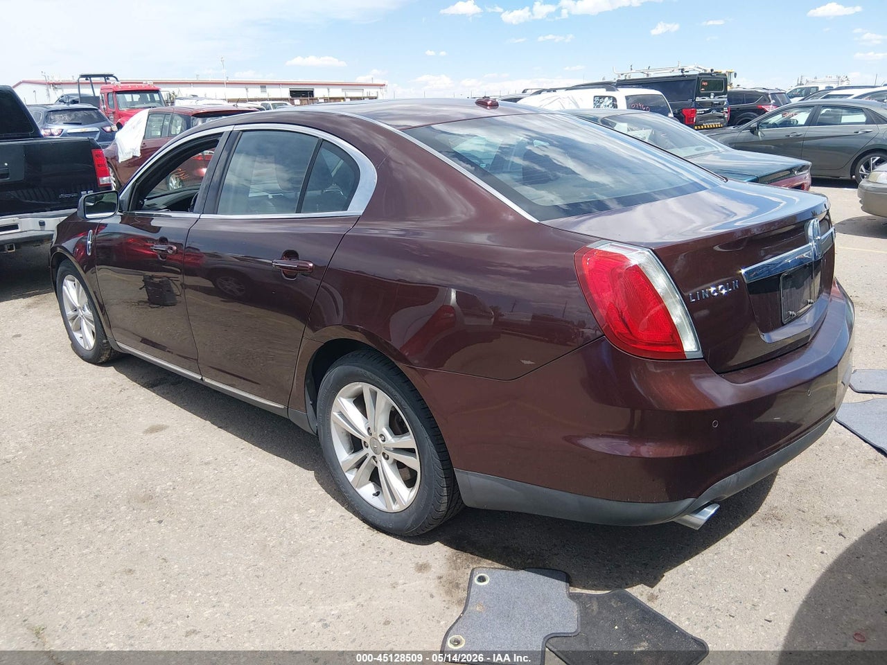 2010 LINCOLN MKS · 3/11