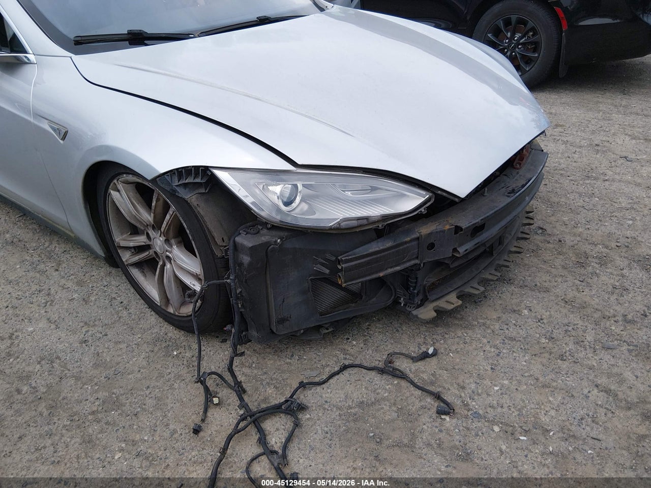 2015 TESLA MODEL S 70D/85D/P85D · 6/11