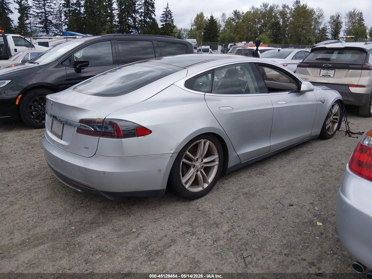 2015 TESLA MODEL S 70D/85D/P85D · 4/11