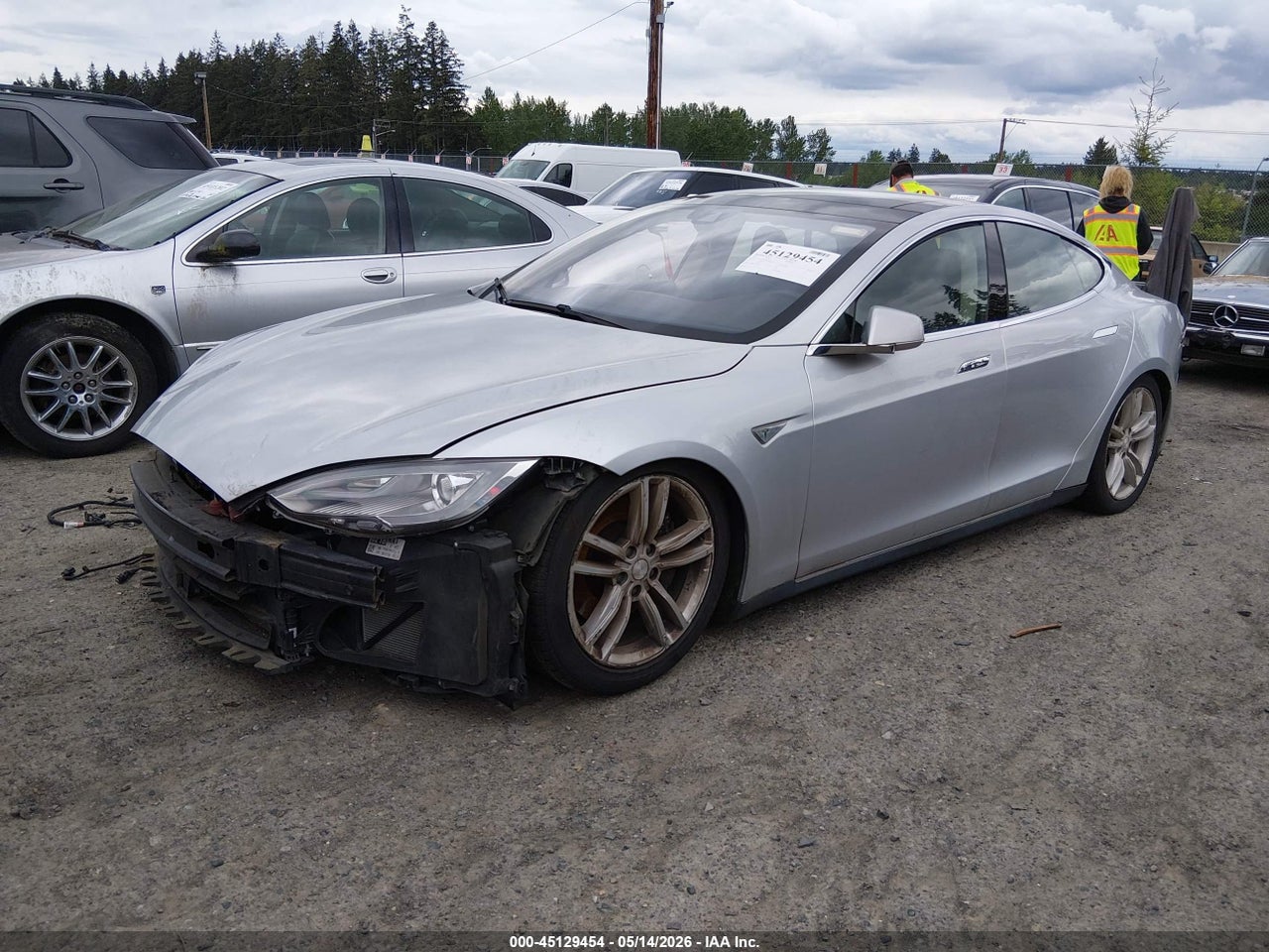 2015 TESLA MODEL S 70D/85D/P85D · 2/11