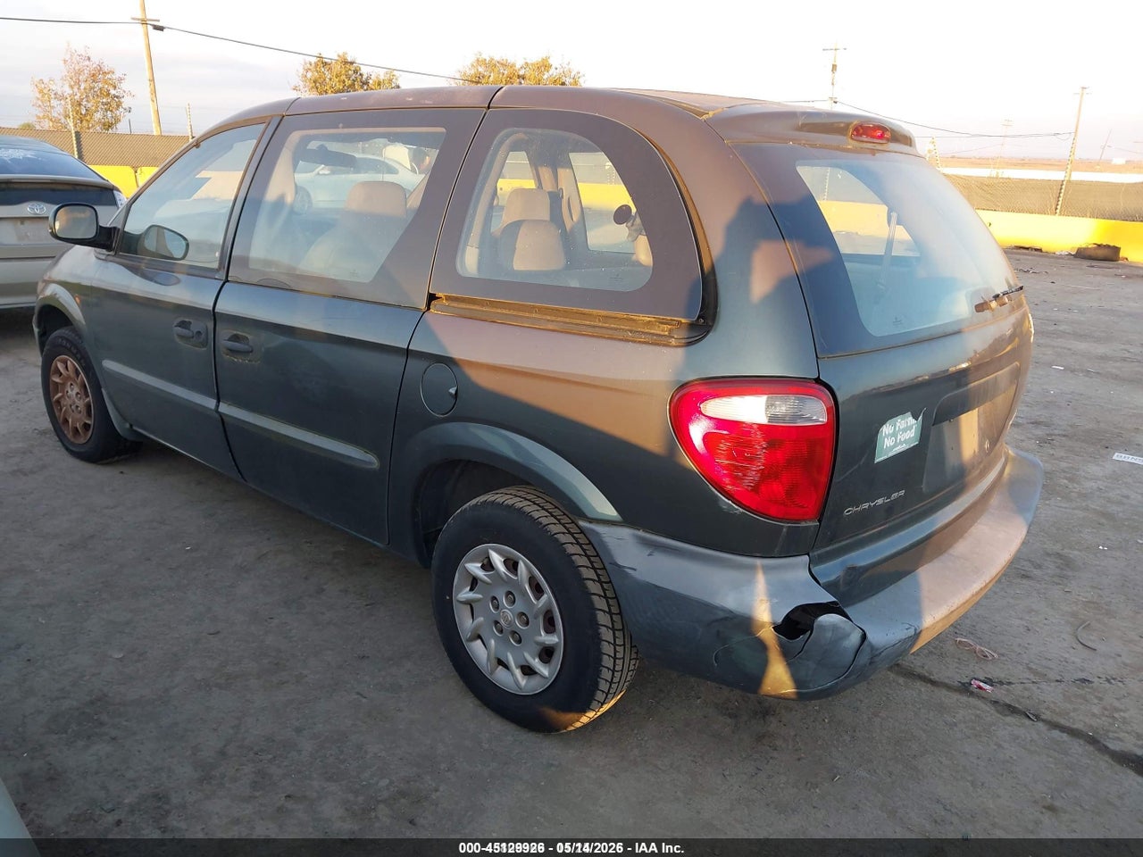2002 CHRYSLER VOYAGER · 3/11