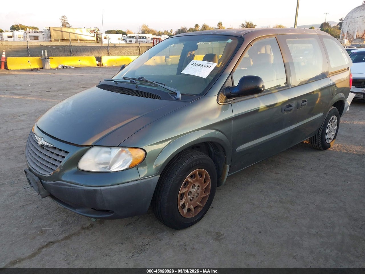 2002 CHRYSLER VOYAGER · 2/11